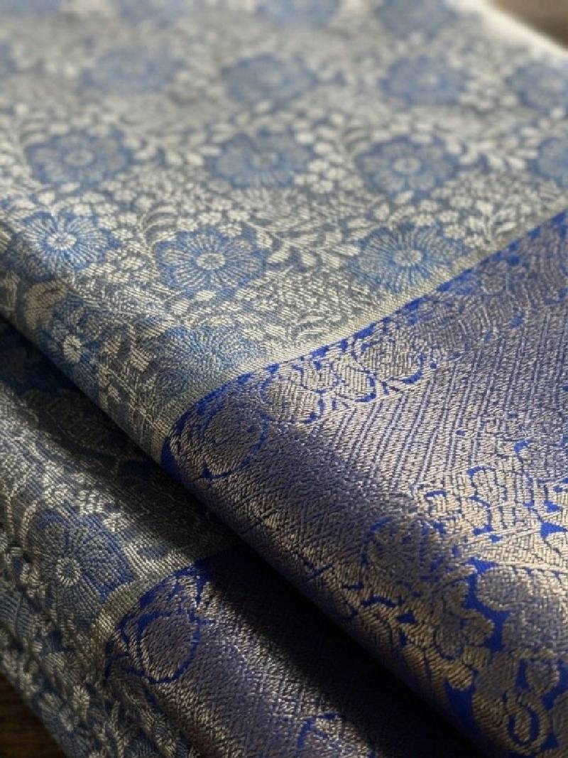 Woven design zari silk blend kanjeevaram saree