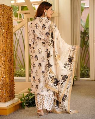 Off white rayon slub printed kurta pant with dupatta 3