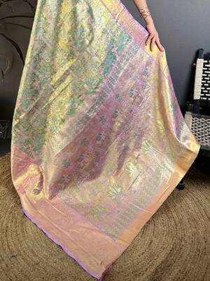 Woven design zari silk blend kanjeevaram saree 4
