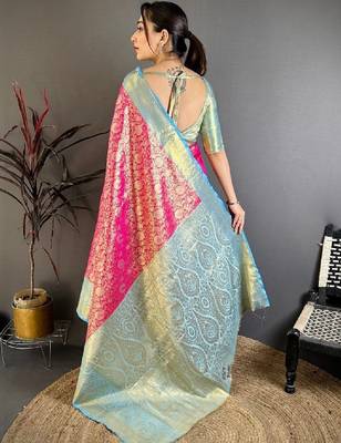 Woven design zari silk blend kanjeevaram saree 4