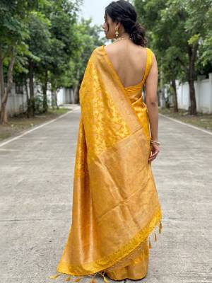 Ethnic motifs zari art silk handloom kanjeevaram saree 2