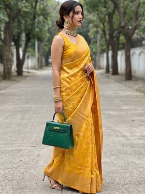 Ethnic motifs zari art silk handloom kanjeevaram saree 3