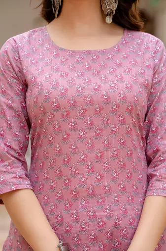Pink floral printed pure cotton kurta set for women