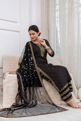 Black floral printed viscose rayon kurta set for women 5