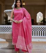 Pink floral printed pure cotton kurta set for women