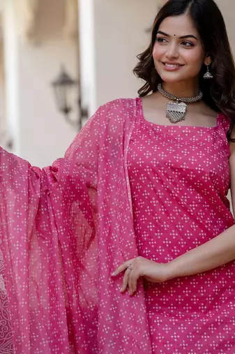 Pink floral printed pure cotton kurta set for women