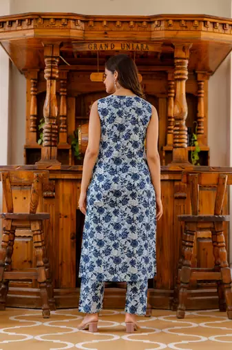 Blue floral printed cotton kurta set for women