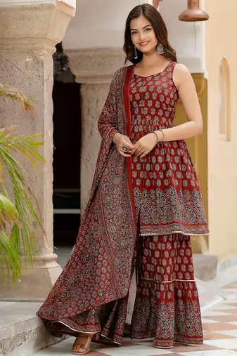 Maroon floral printed cotton kurta set for women