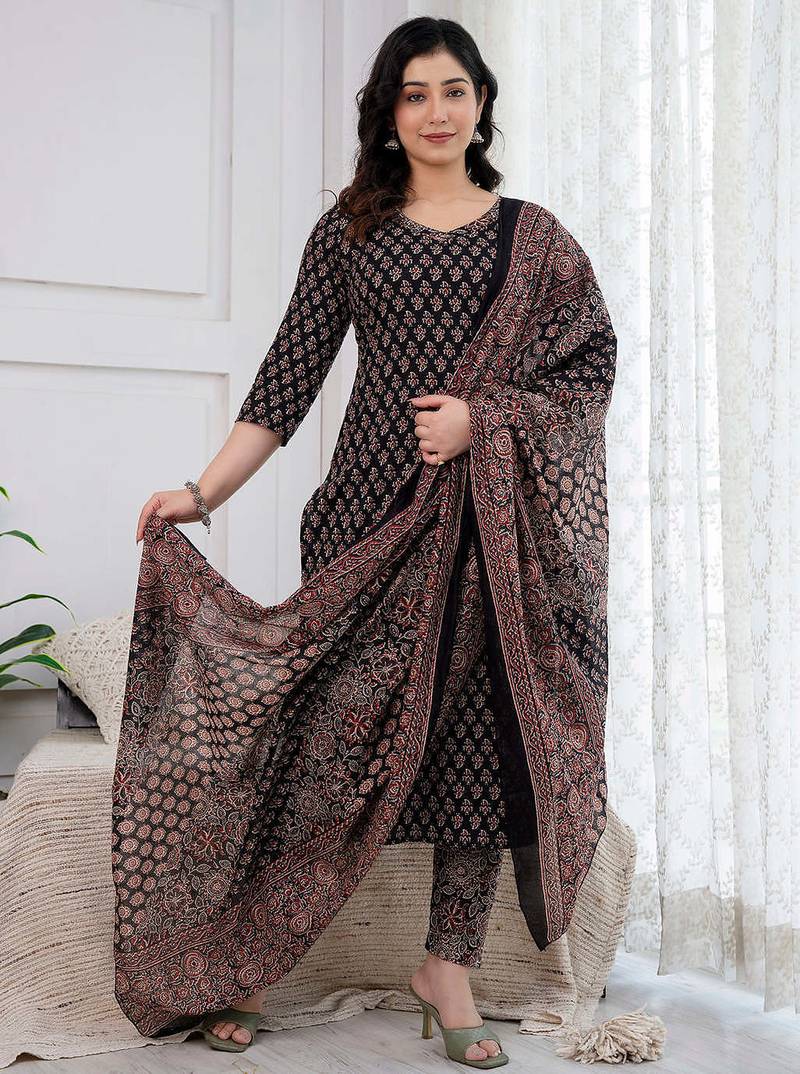 Black floral printed pure cotton kurta set for women
