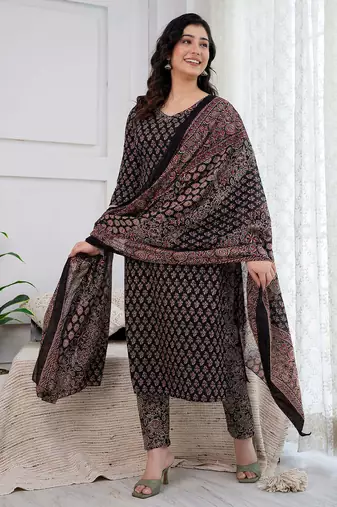 Black floral printed pure cotton kurta set for women