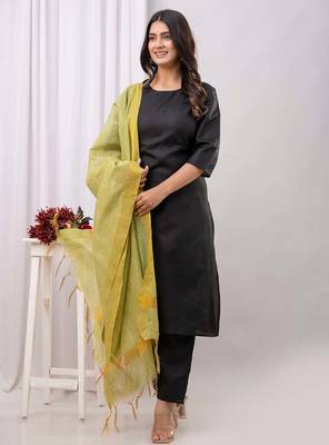 Black floral printed pure cotton kurta set for women 1