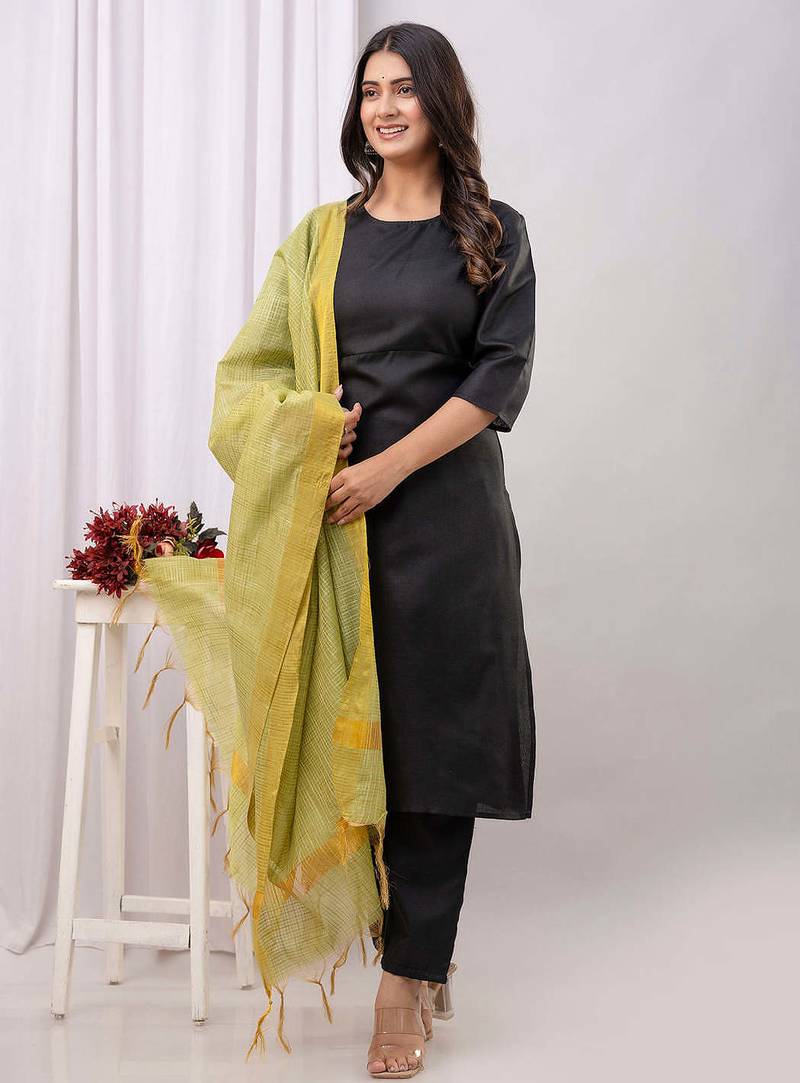 Black floral printed pure cotton kurta set for women