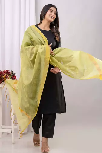 Black floral printed cotton kurta set for women