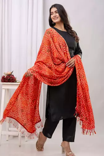 Black floral printed cotton kurta set for women