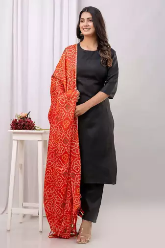 Black floral printed cotton kurta set for women
