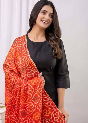 Black floral printed pure cotton kurta set for women 4
