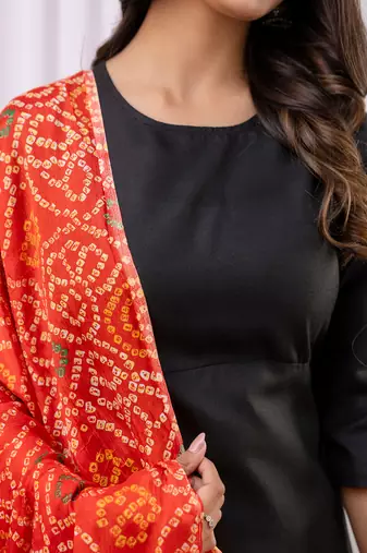 Black floral printed cotton kurta set for women
