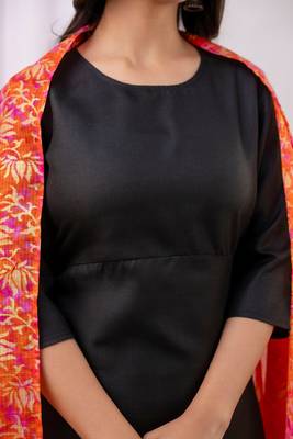 Black floral printed pure cotton kurta set for women 3