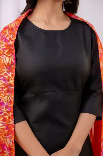 Black floral printed cotton kurta set for women