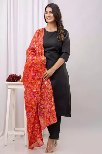 Black floral printed cotton kurta set for women