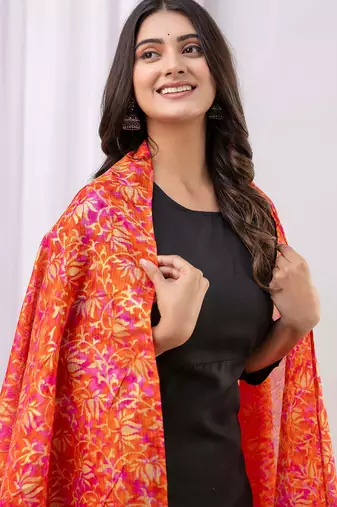 Black floral printed cotton kurta set for women