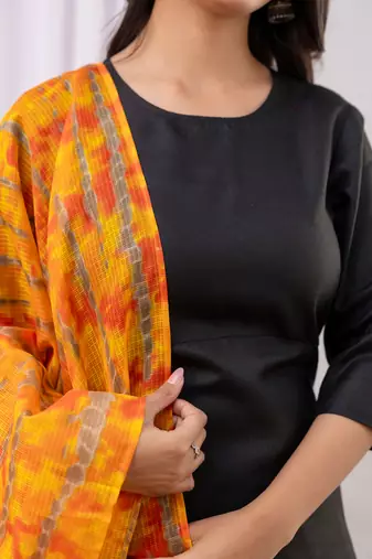 Black floral printed cotton kurta set for women