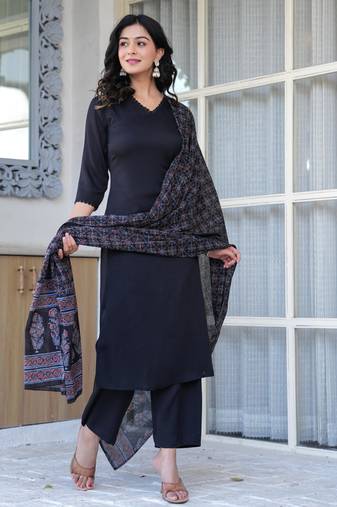 Black floral printed pure cotton kurta set for women