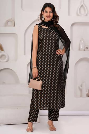 Black floral printed pure cotton kurta set for women