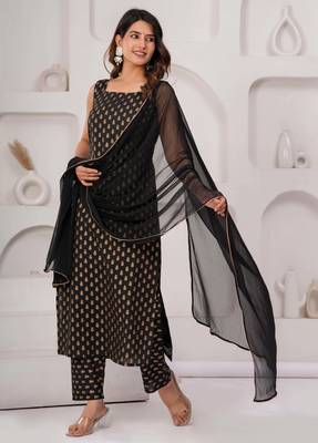 Black floral printed pure cotton kurta set for women 5