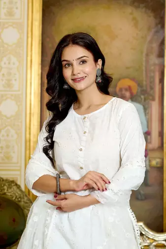 White floral printed cotton kurta set for women