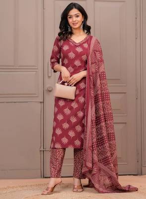 Maroon floral printed pure cotton kurta set for women 3