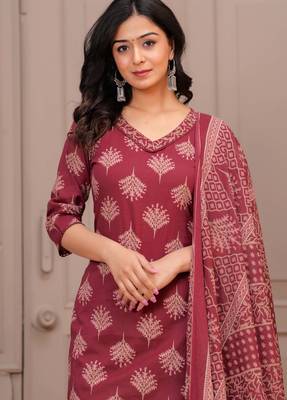 Maroon floral printed pure cotton kurta set for women 5
