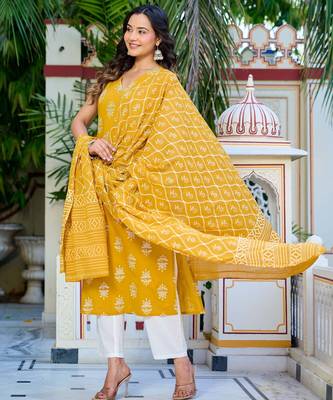 Yellow floral printed pure cotton kurta set for women 2