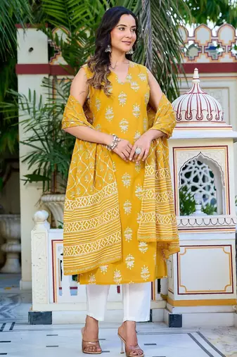 Yellow floral printed cotton kurta set for women