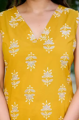 Yellow floral printed cotton kurta set for women