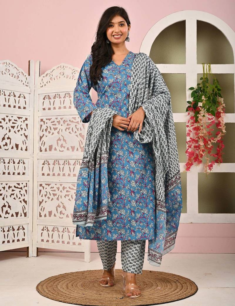 Blue floral printed pure cotton kurta set for women