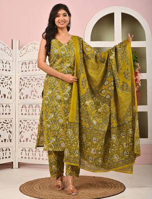 Green floral printed pure cotton kurta set for women 1