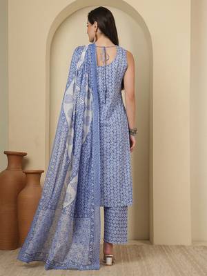 Blue floral printed pure cotton kurta set for women 2
