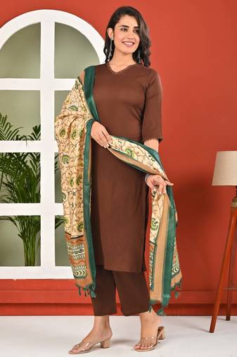 Brown solid polyester kurta set for women