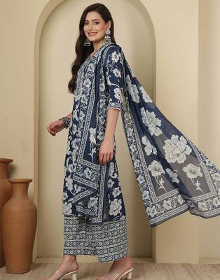 Blue floral printed pure cotton kurta set for women 3