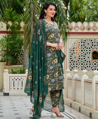 Green floral printed pure cotton kurta set for women 3