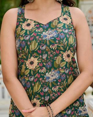 Green floral printed pure cotton kurta set for women 4
