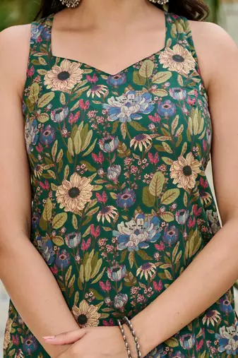 Green floral printed cotton kurta set for women