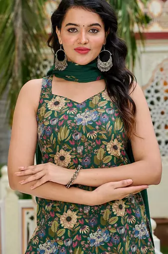 Green floral printed cotton kurta set for women