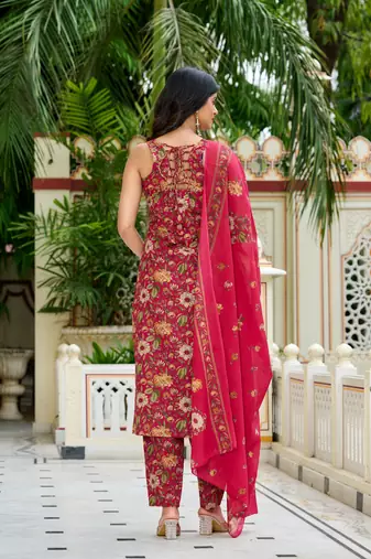 Pink floral printed cotton kurta set for women