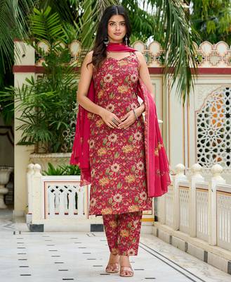 Pink floral printed pure cotton kurta set for women 5