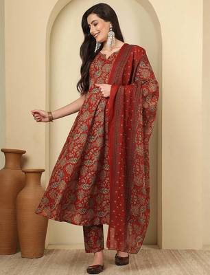 Maroon floral printed pure cotton kurta set for women 5