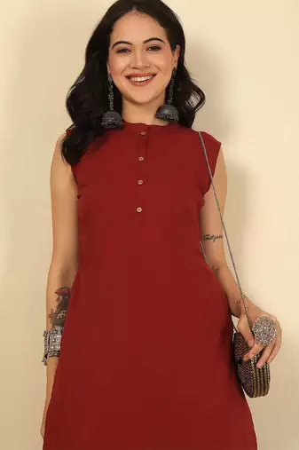 Maroon solid cotton kurta set for women