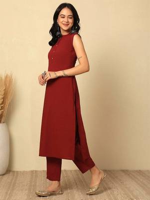 Maroon solid pure cotton kurta set for women 5