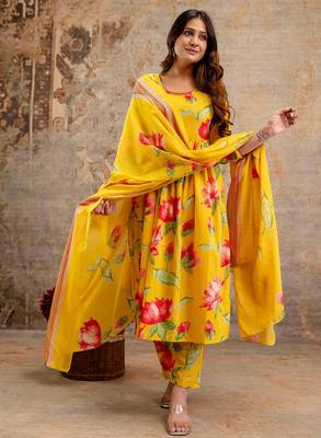 Yellow floral printed pure cotton kurta set for women 5